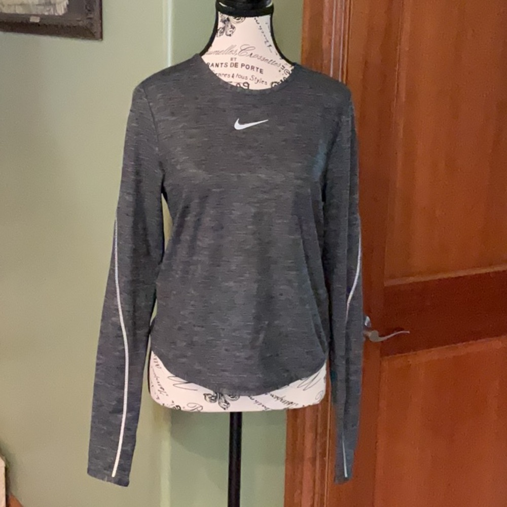Nike Women's Gray Long Sleeve Top Size M